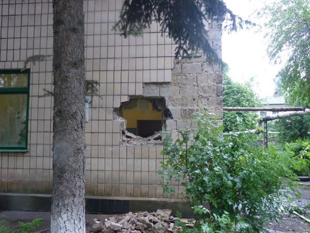После артобстрела во многих домах выбиты стекла
