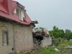 Артснарядом разгромило крышу дома