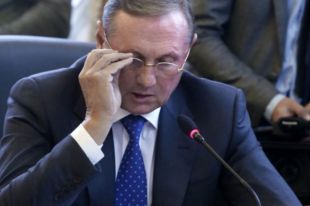 Александр Ефремов