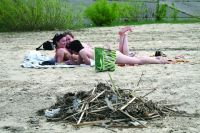 Пляж может быть рассадником инфекции.
