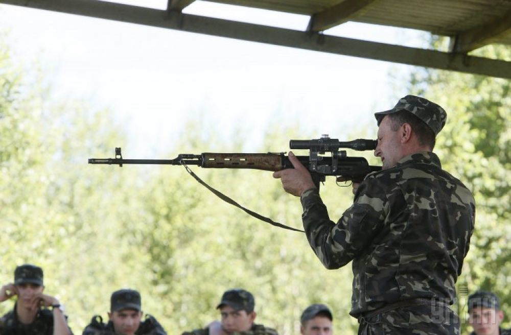 Солдаты учили журналистов выживать на войне