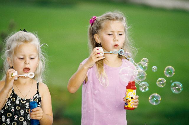9 способов сделать мыльные пузыри дома