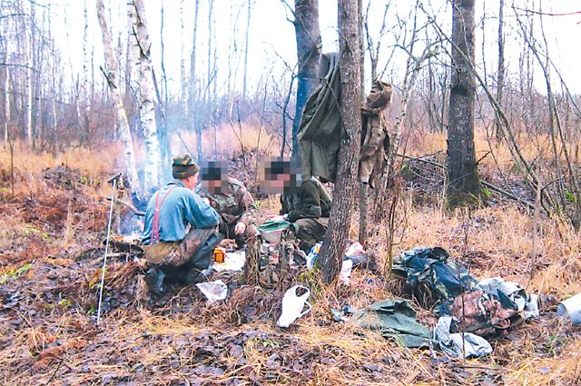Ульяновцы на позиции советских воинов в Новгородских лесах
