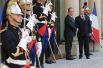 Мероприятия посетили многие первые лица государств, в том числе Владимир Путин, которого лично приветствовал президент Франции Франсуа Олланд.