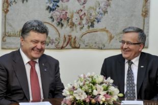 Порошенко на встрече в Варшаве с Коморовским