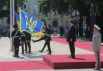 Церемония торжественного поднятия флага президента Украины.