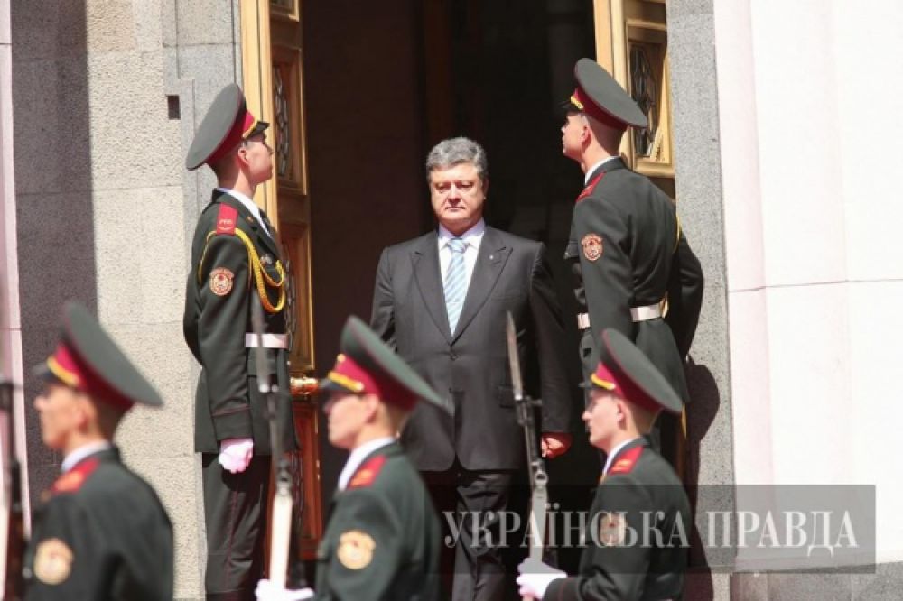 Порошенко вышел из Верховной Рады после инаугурации