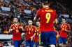 Действующие чемпионы мира – испанцы – остались верны красно-жёлтой форме, принесший сборной успех не только на прошлом чемпионате мира, но и на Евро-2012.