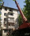 Спасательная техника разбирает конструкции многоэтажки