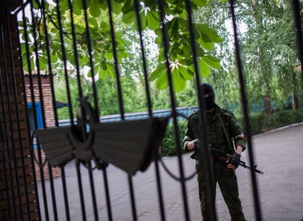 Вооруженные сепаратисты в Славянске