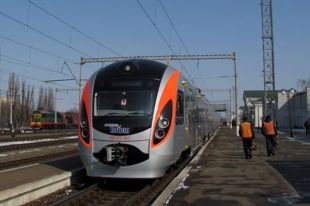 поезд Hyundai