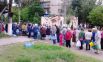 Очереди за водой в Славянске