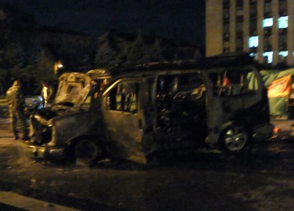 В Донецке взорвали микроавтобус лидера боевиков