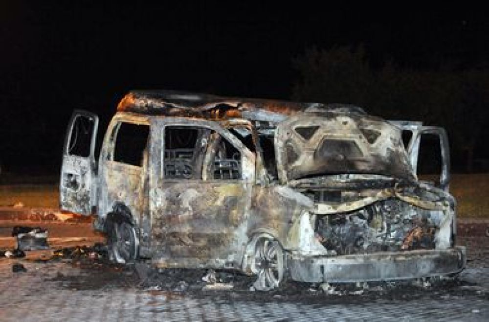 В Донецке взорвали микроавтобус лидера боевиков