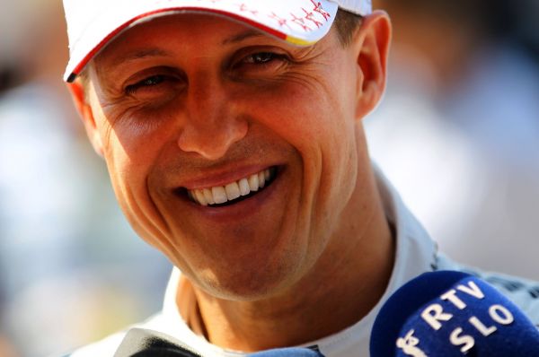 Первую гонку в «Формуле-1» Михаэль Шумахер выиграл снова на Гран-при Бельгии в 1992 году. Он пришел третьим. После этой победы Шумахера стали называть «Солнечным мальчиком»: гонщик финишировал в ярко-желтом комбинезоне, ослепляя публику открытой улыбкой.