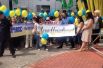 Геннадия Кернеса в Харькове встретили с плакатами и украинской символикой