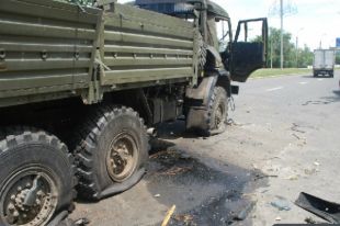 Обстрелянный КамАЗ