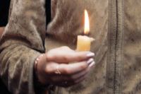 Ежегодно в Иркутске в память о погибших ветеранах ВОВ зажигают свечи. 