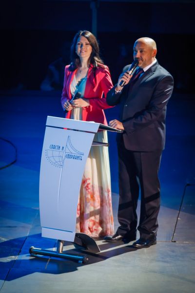 Началась церемония закрытия с награждения победителей конкурсов «Эколог года - 2014» и «Экологическое эхо».
