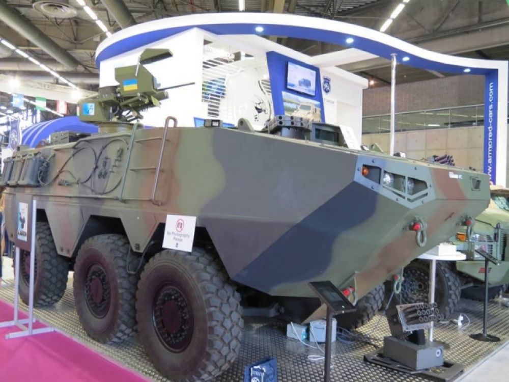 Украина и Канада представили совместный сверхмощный БТР