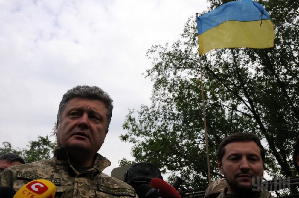 Петр Порошенко побывал в зоне АТО
