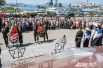 Возложение венков у мемориала, посвящённого подвигу народа в Великой отечественной войне.