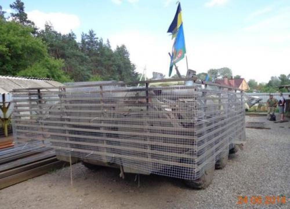 Солдаты модернизируют старые БТР