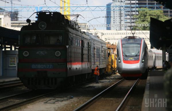 Первый поезд украинского производства сообщением Киев-Львов
