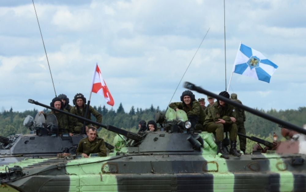 Экипажи боевых машин БМД-4М.