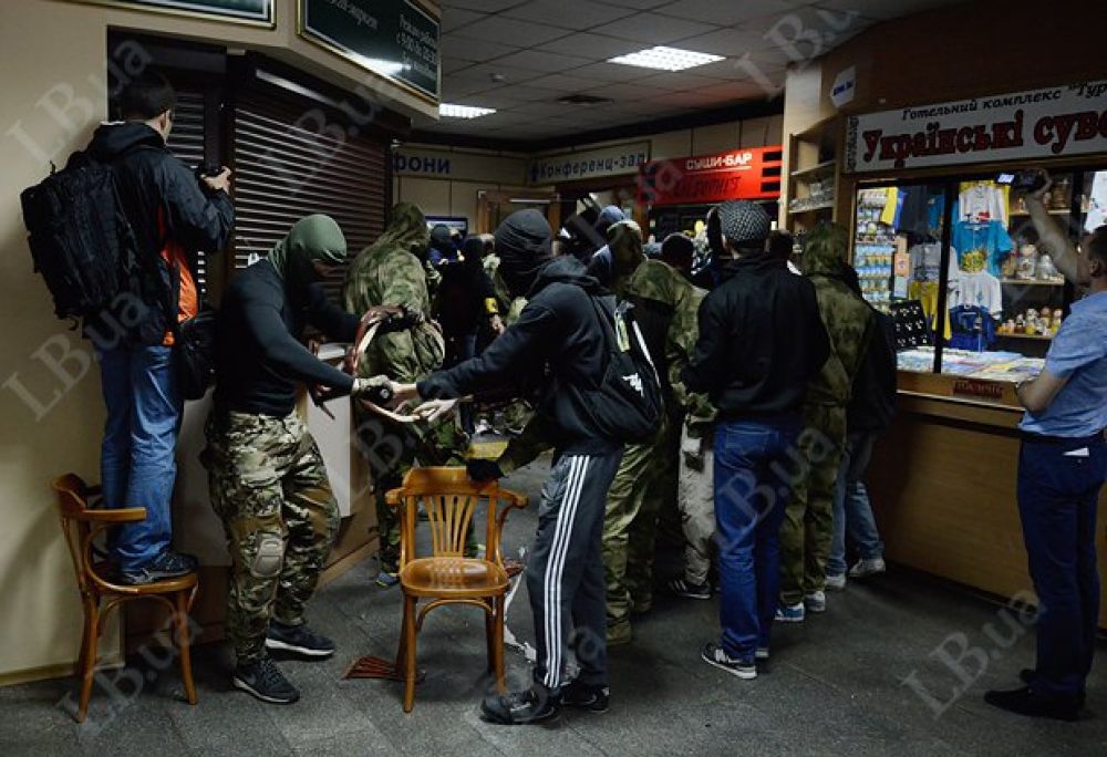 Фото погрома отеля «Турист»
