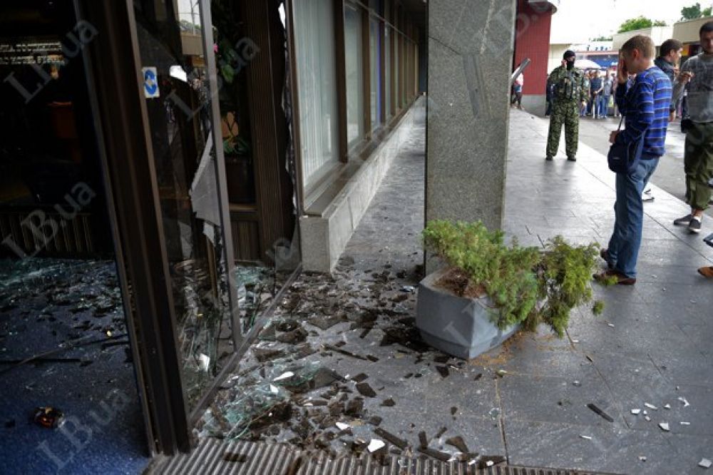 Фото погрома отеля «Турист»