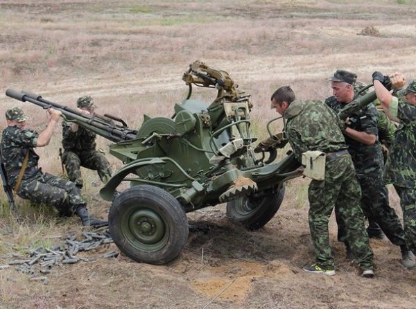 Как военные стреляют из артиллерийской установки