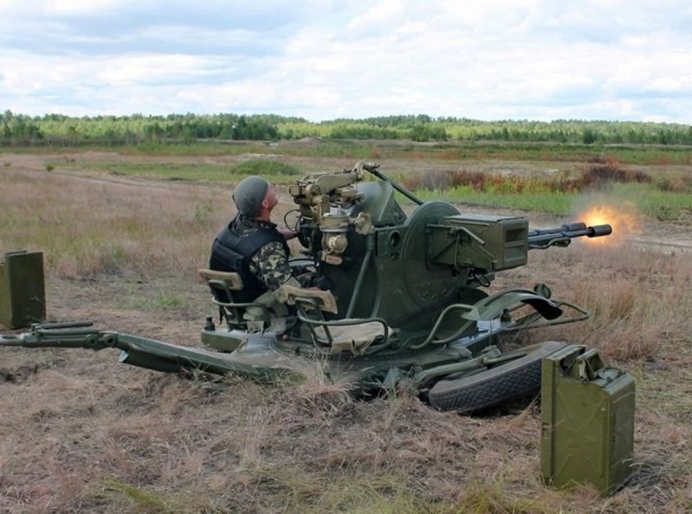 Как военные стреляют из артиллерийской установки