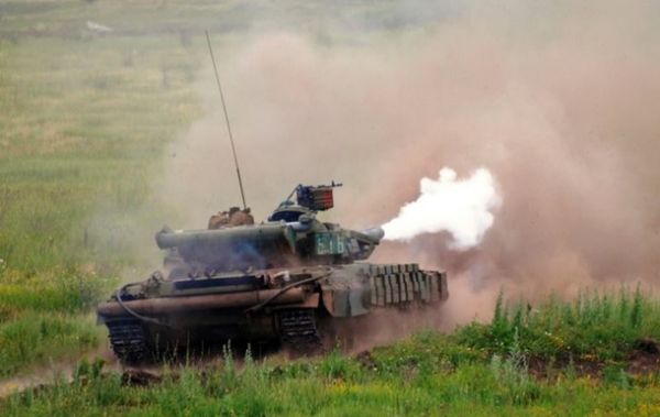 Как военные стреляют из танков Т-64