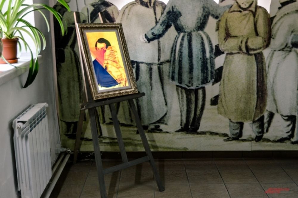 «Электронный» мольберт пролистывает портреты декабристов.