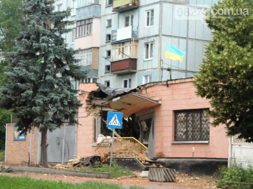Боевики пять раз обстреляли из танков базу военных