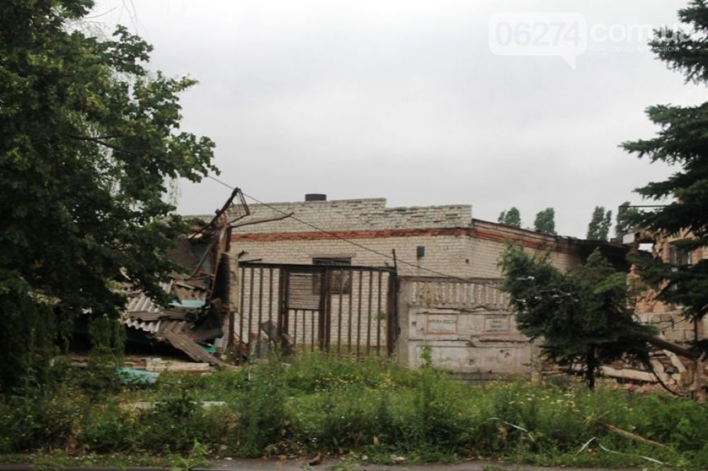 Боевики пять раз обстреляли из танков базу военных