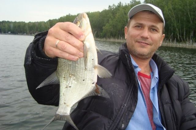 Всю свою жизнь 46-летний Владислав Гнездилов ездит на рыбалку.