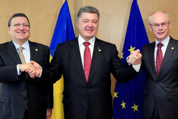 Петр Порошенко подписал экономическую часть Ассоциации с ЕС