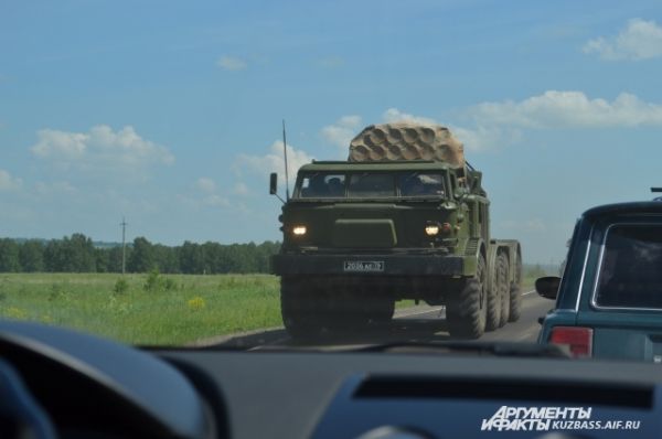 Юргинцы уже привыкли пропускать военных, к тому же, на такой «Ураган» и полюбоваться приятно, чувствуешь гордость.