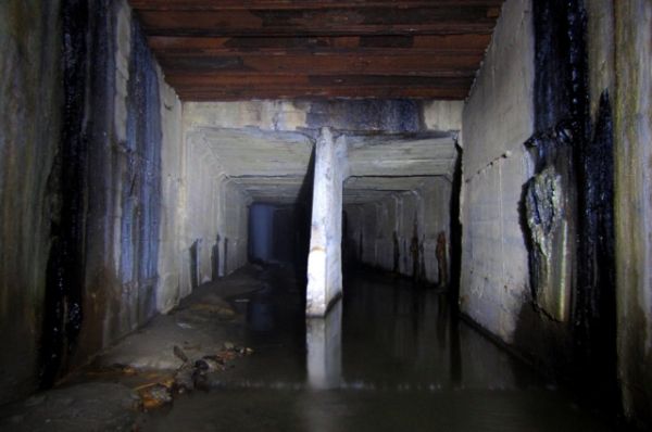 Разветвленные коридоры подземелий пугают своей неизвестностью.