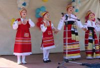 Фольклорное выступление на украинском языке во Владивостоке.