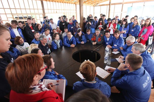 Работа Международного молодежного лагеря «Байкал-2020» в прошлом году. 
