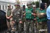 Бойцы батальона «Донбасс» возле здания Верховной Рады