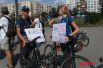 Акция велосипедистов под зданием ЦВК в Киеве