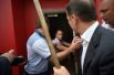 Ляшко с вилами и битой разгромил казино на Троещине в Киеве