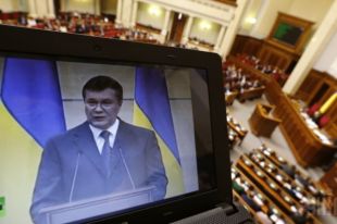 Янукович выступает по ТВ