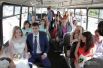 Одна из свадеб в полном составе побывала в Ретро-автобусе любви
