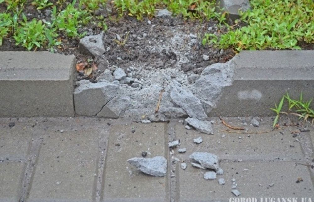 Разгромленный транспорт Луганска