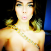 На личной странице Анны Седоковой в Instagram можно найти серию селфи с duckface